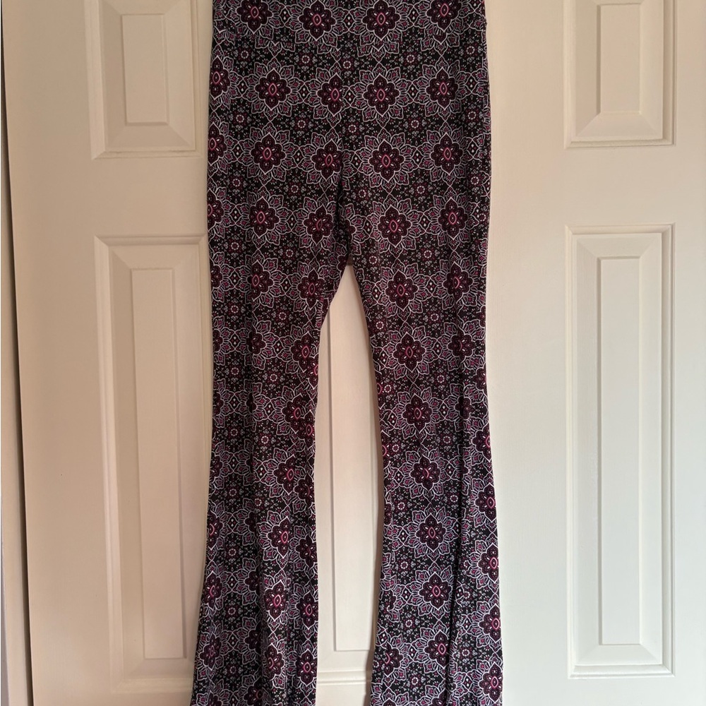 No Boundaries Black and Pink Paisley Pants